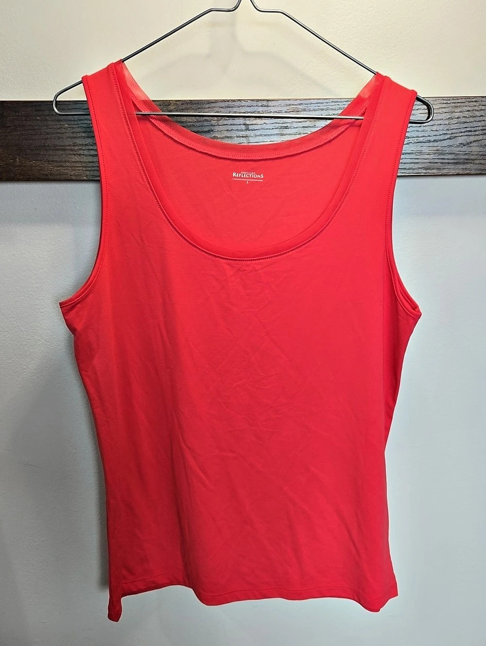 Northern Reflections Red Tank Top Size Large Like New
